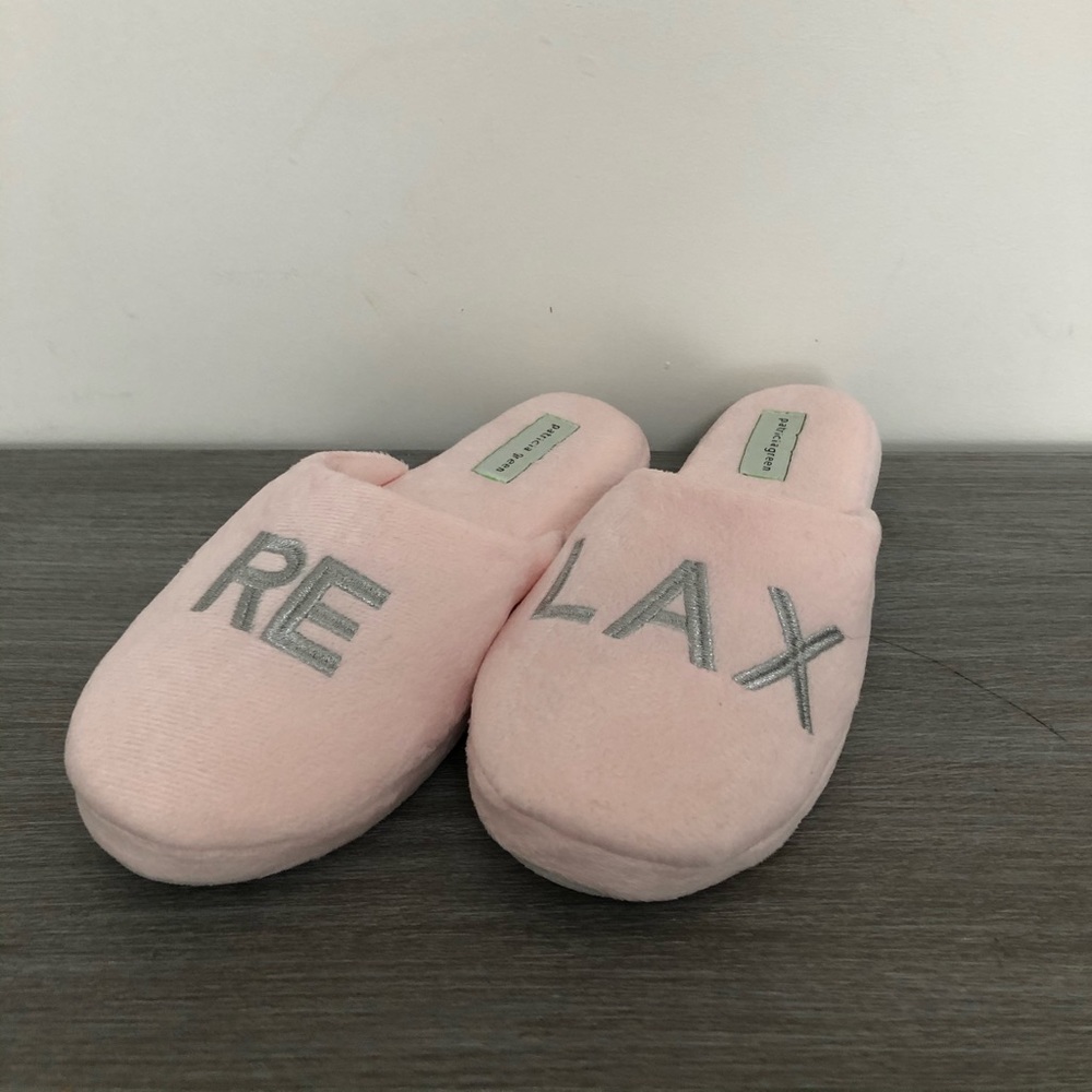 NWOT Cozy Slippers in Baby Pink Relax Embroidered
